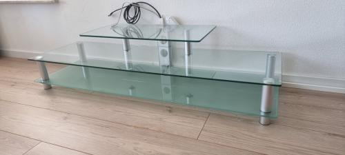 Glazen televisietafel