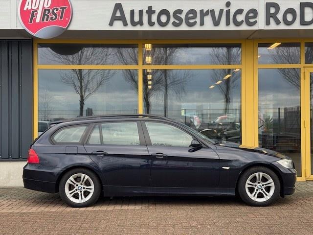 BMW 3-serie touring 318i | pano | trekhaak | xenon | garantie