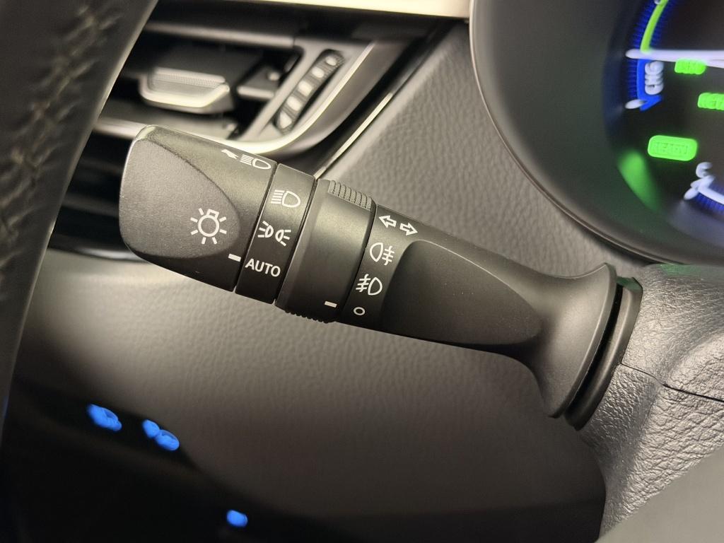 Toyota C-hr 1.8 hybrid executive