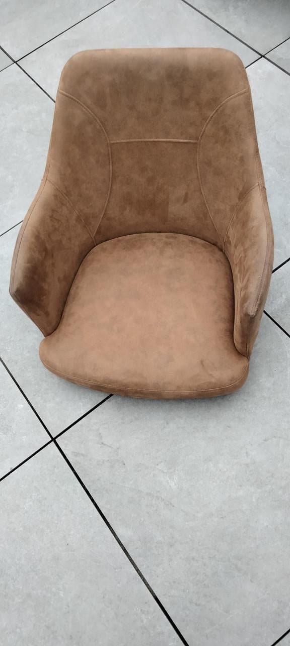 Draaibare eetkamerstoelen in cognac kleur