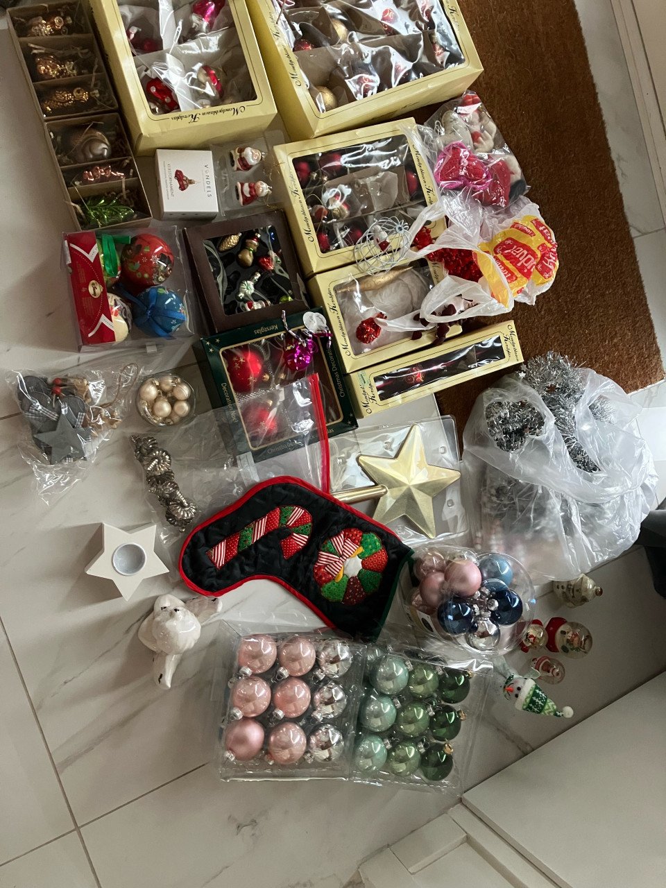 Heel veel kerstspullen, moet weg!! TEAB