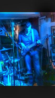 Bassist zoekt