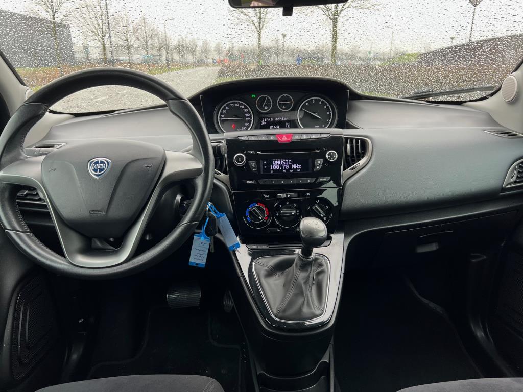 Lancia Y(psilon) 0.9 twinair silver