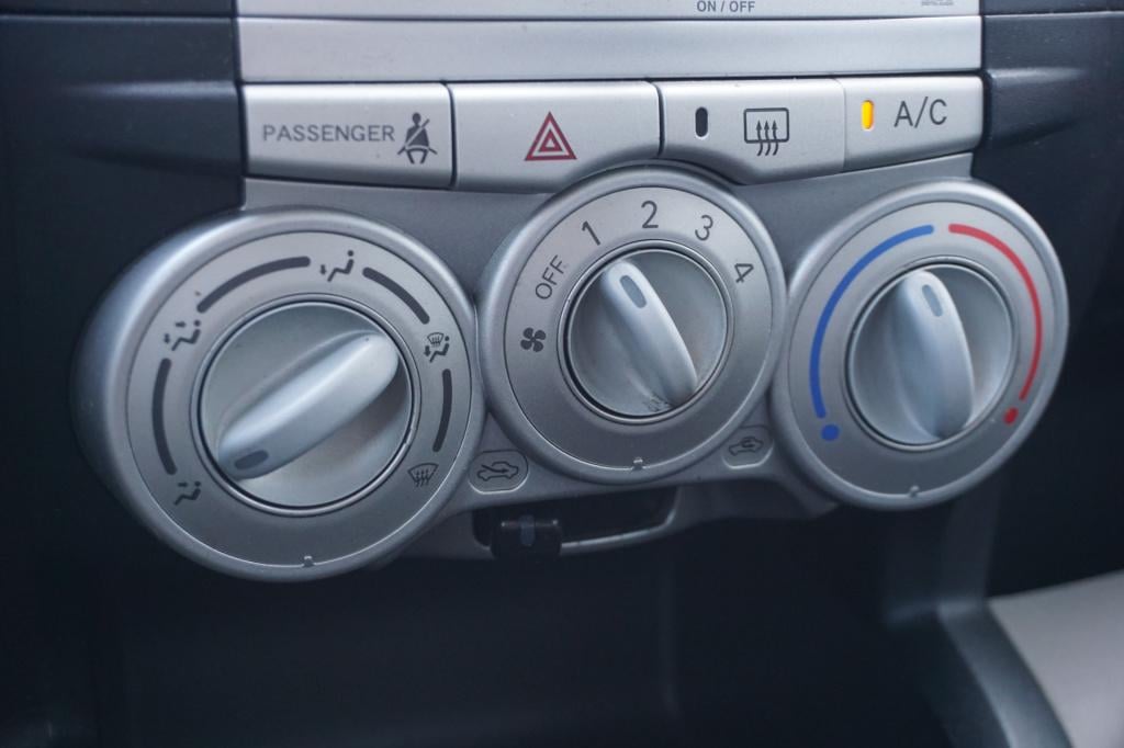 Daihatsu Sirion 2 1.3-16v comfort airco / cruise / parkeers. / elektr. rame