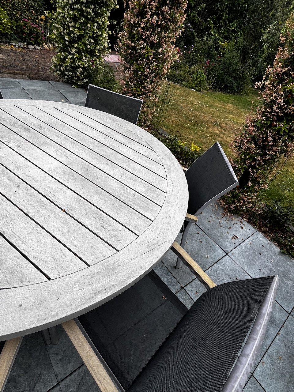 Mooie ronde tuintafel, 160 cm!