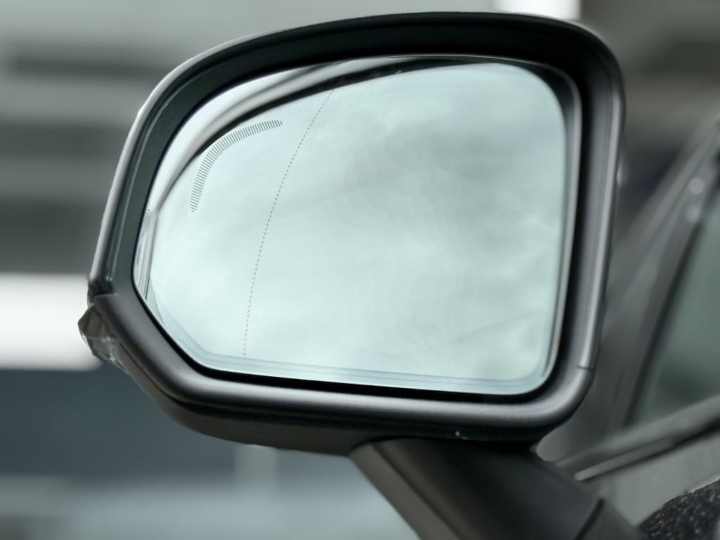 Volvo C40 extended plus 82 kwh | trekhaak| pano| achteruitrijcamera| stoel