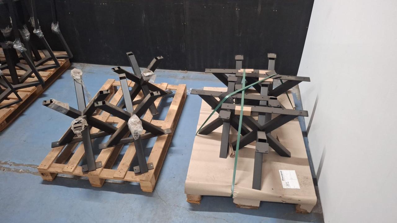 Grote partij salontafel en eettafel onderstellen