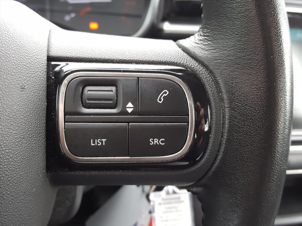 Citroen C3 shine 1.2 pt-110pk automaat navigatie via apple carplay & androi