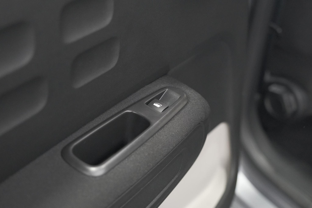 Citroen C3 puretech 110 shine | camera | navigatie | apple carplay | parkee