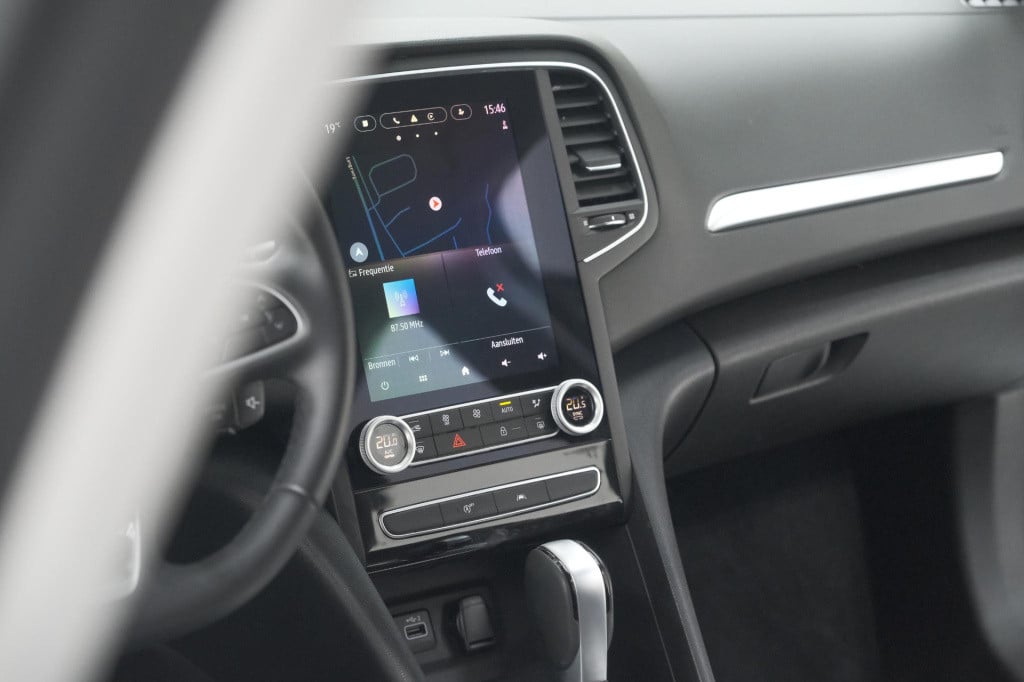 Renault Megane tce 140 edc techno | trekhaak | camera | navigatie | 9.3 inc