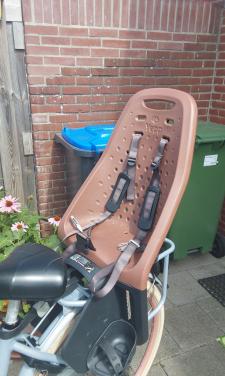 Thule Yepp Maxi Easyfit fietsstoeltje voor een max gewicht van 22 kg.