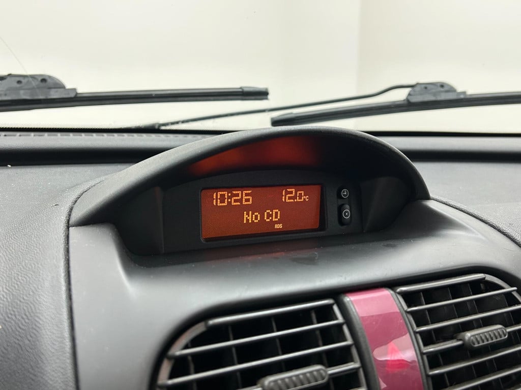 Opel Corsa occasion 1.2-16v rhythm | grijs | tweedehands opel corsa | cruis