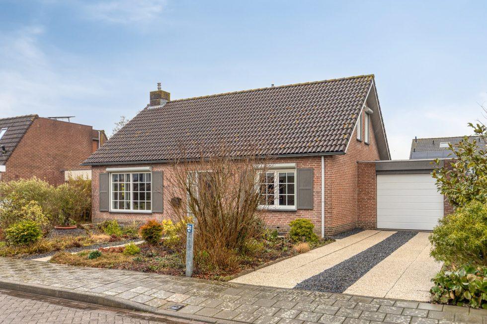 Vrijstaande woning in Biervliet te koop