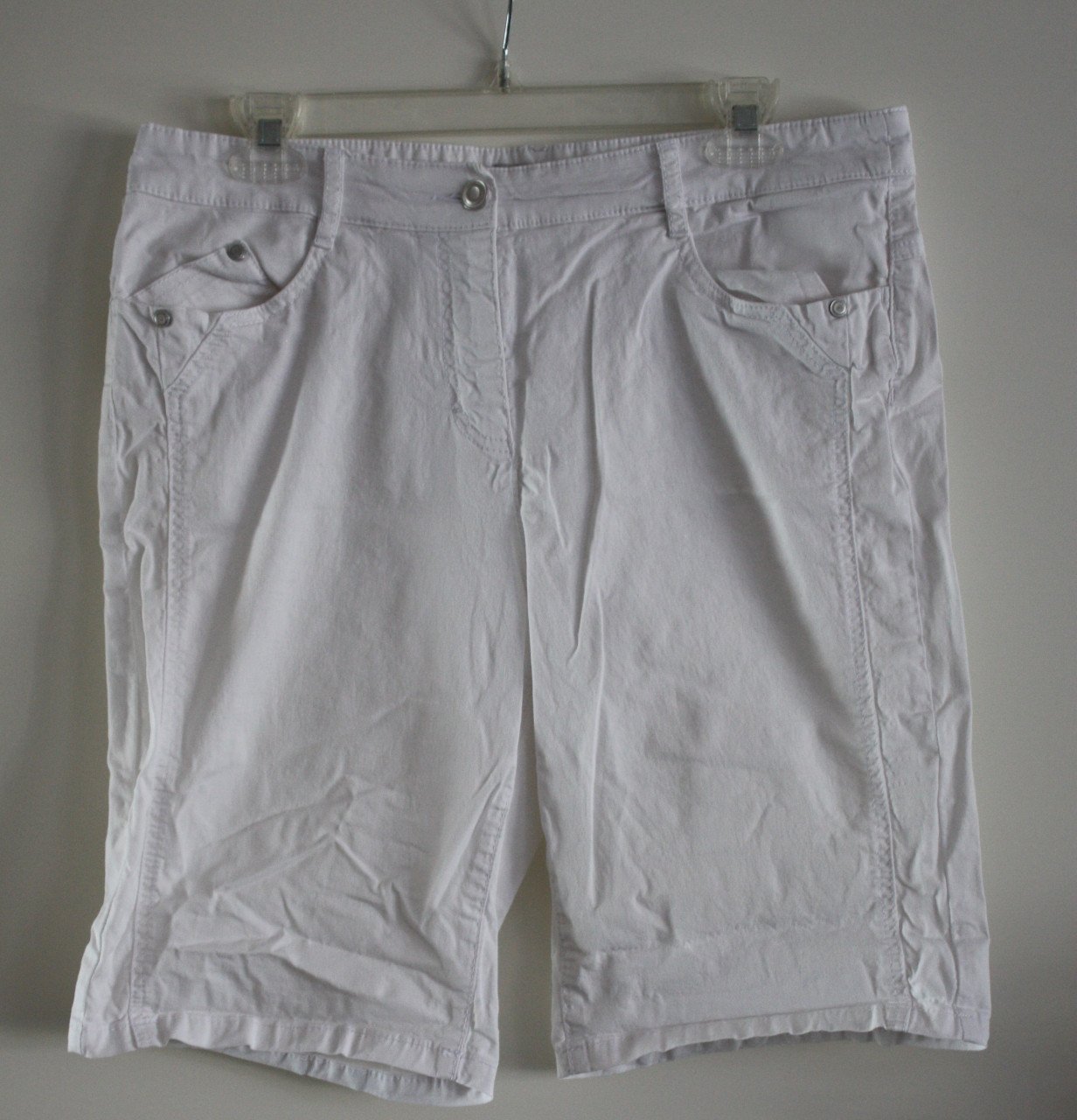Witte korte broek maat 42