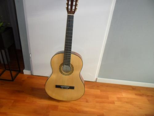 Gitaar Martinez