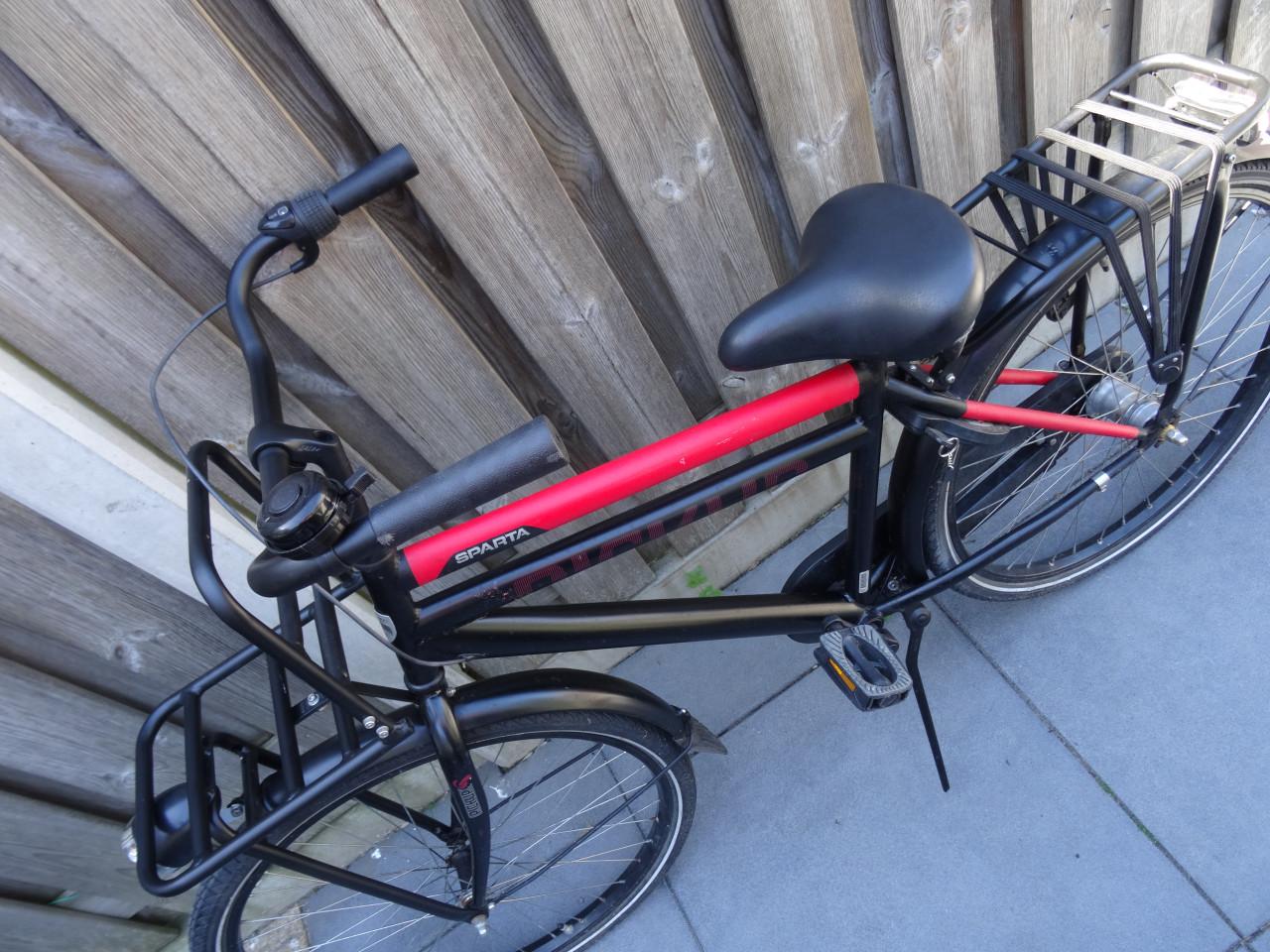 🚲 Sparta Pick-Up Transportfiets – 26 inch | Zwart/Rood ❤️🖤