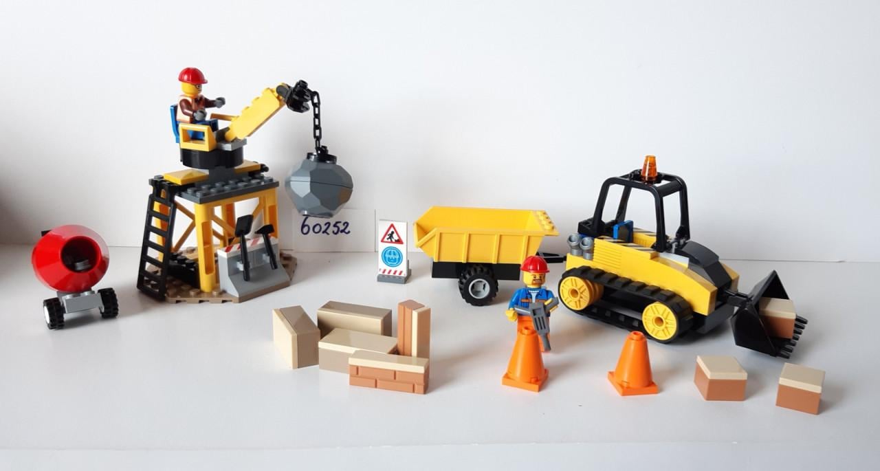 LEGO City 60252: bouwplaats met bulldozer , sloopkogel, cementmolen