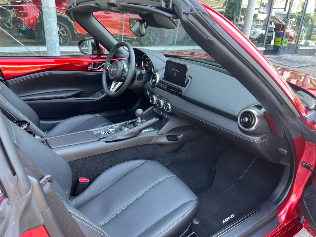 Mazda Mx-5 rf 1.5 skyactiv-g 132 luxury