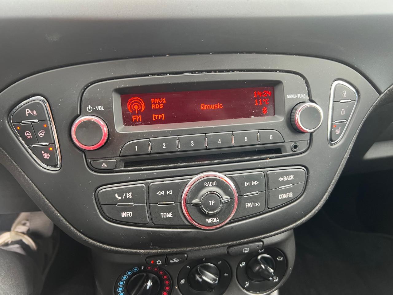 Opel Corsa uit 2018 met slechts 104.300 km, zeer fraai.
