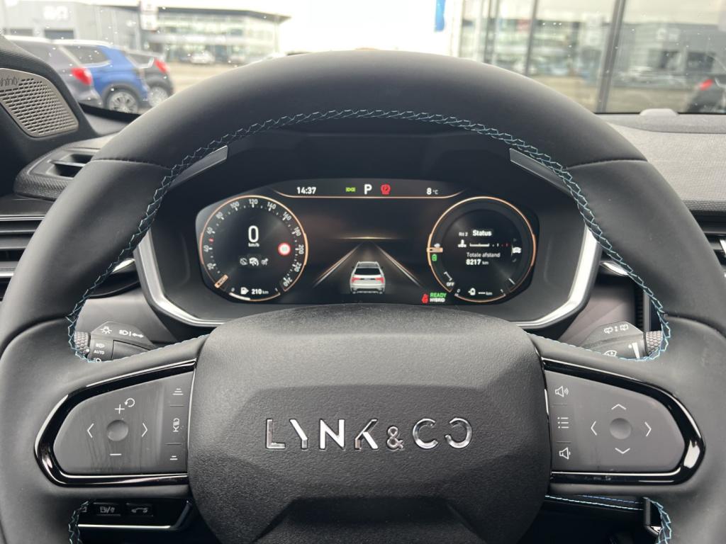 Lynk & Co 01 1.5 261pk phev , 360gr camera , pano dak , stuur en stoel verw