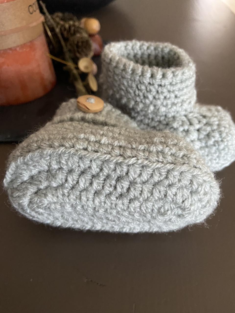 Nieuw: schattig gehaakte babyslofjes