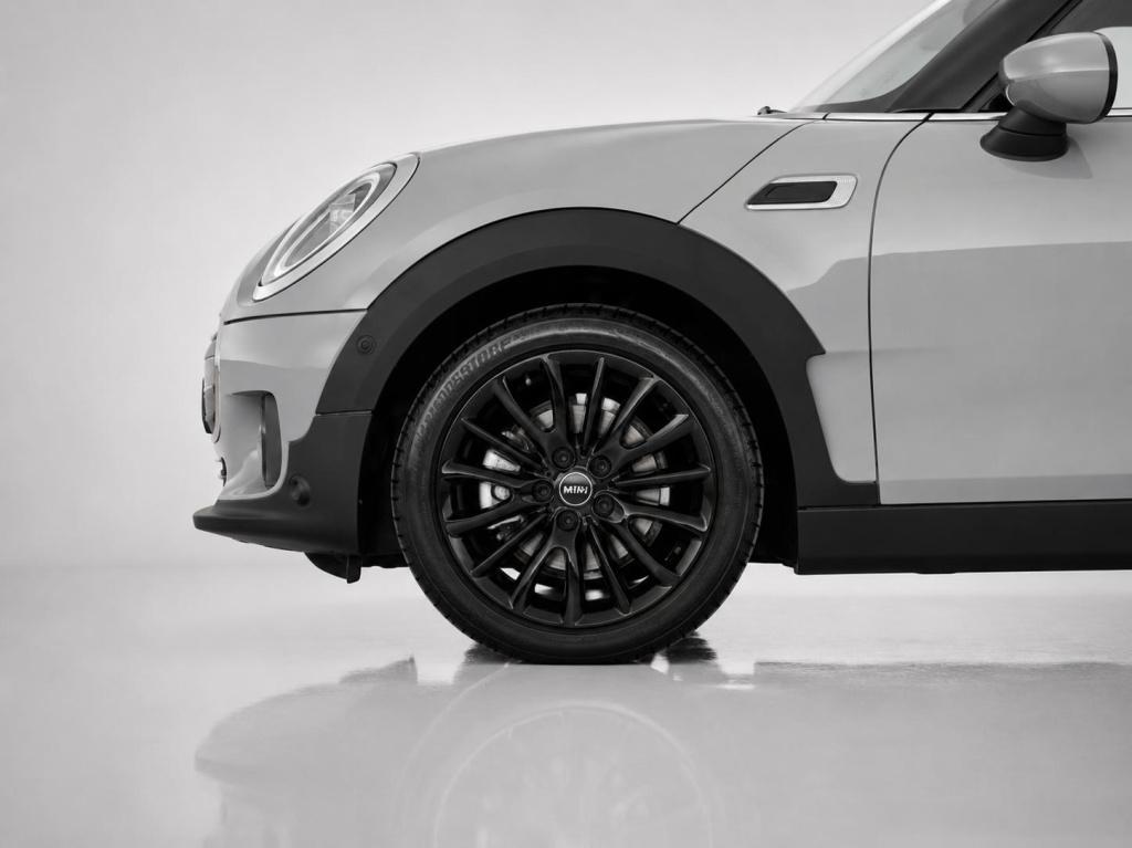 Mini Clubman mini 1.5 one chili vol-leder, véél opties + nl-auto!