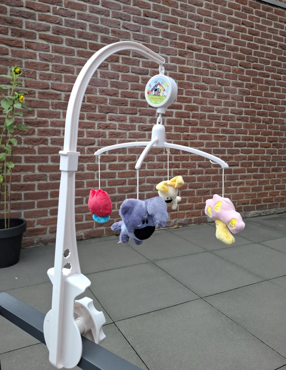 Kidsmill kinderstoel, wipstoel 'Kees', Woezel & Pip muziekmobiel en babygym