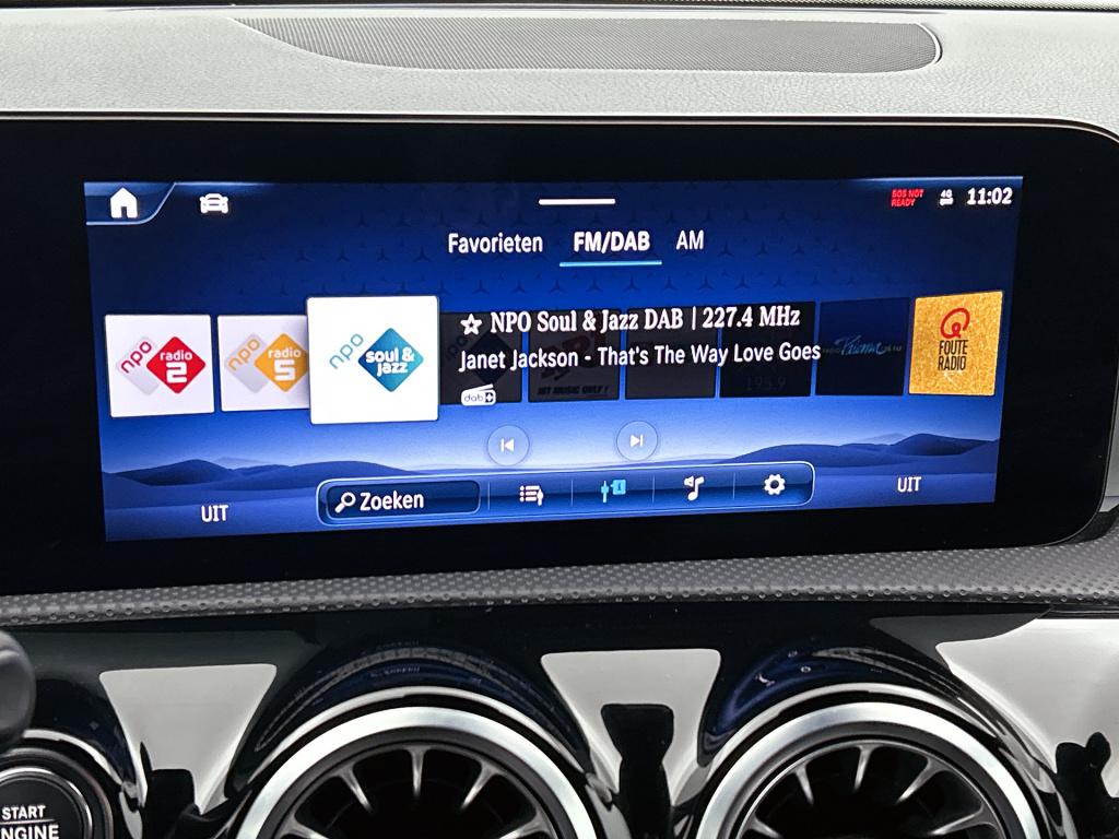 Mercedes-Benz Cla shooting brake 250 e amg plug-in hybride amg line | night