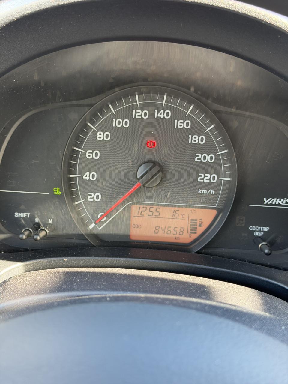 Toyota Yaris 1.0 VVT-i 2012 84.000 KM Airco APK Lage kmstand