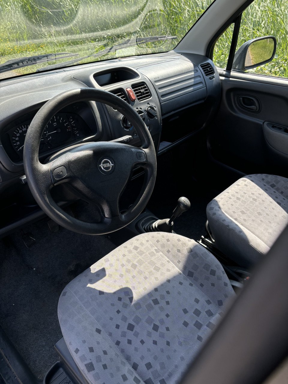 Opel Agila met een voljaar apk!