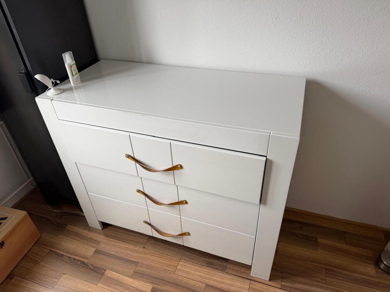 Commode hoogglans wit