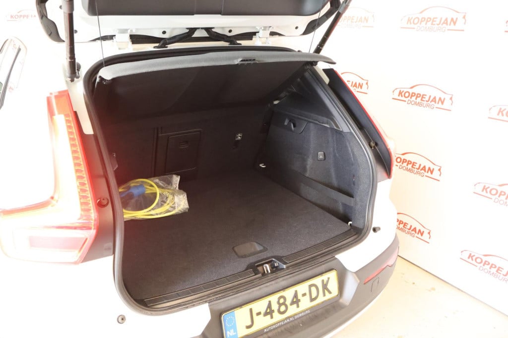 Volvo XC40 1.5 t5 twin engine momentum pro nl auto, trekhaak, el koffer,