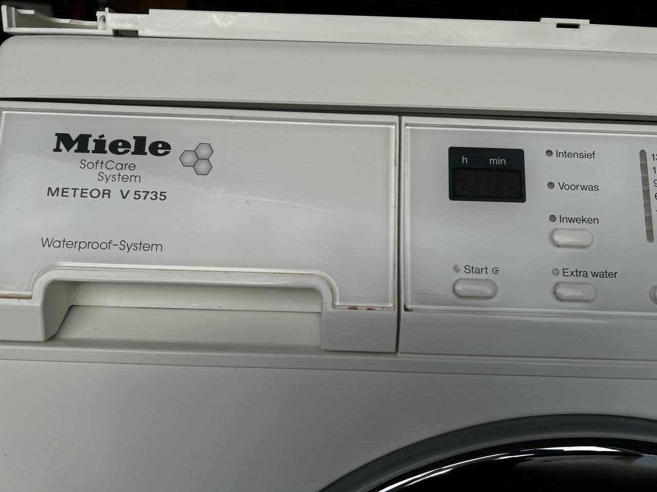 Miele Wasmachine 5kg. 1350 toren en Miele condens droger 5 kg.