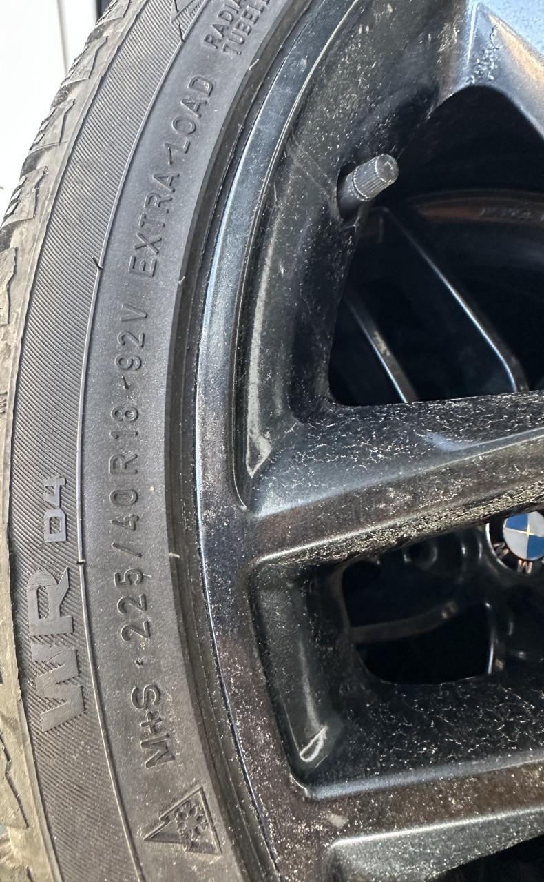 Nette set velgen en winterbanden BMW