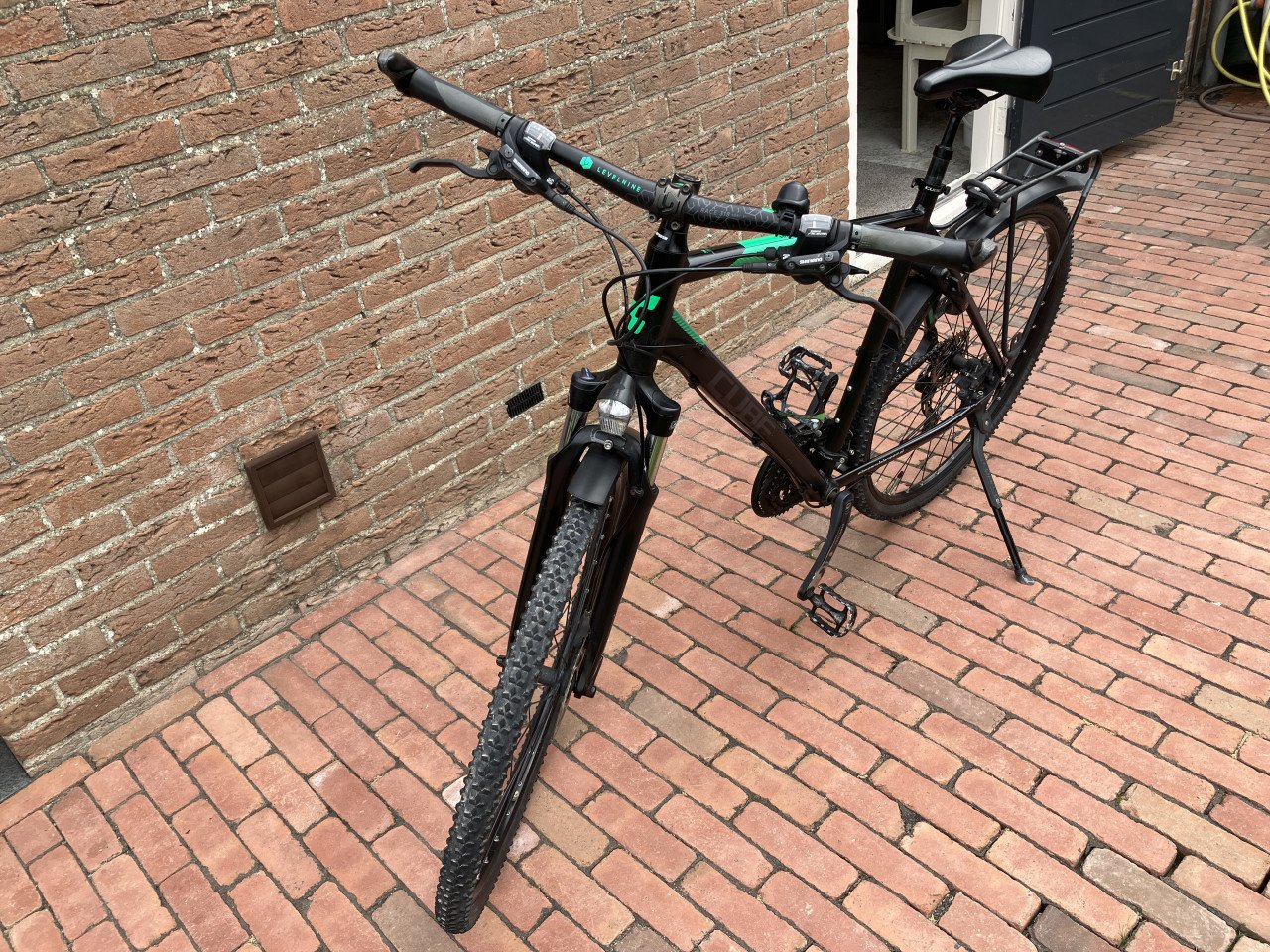 2x Cube Nature hybride fietsen (heren + dames) – Goed onderhouden