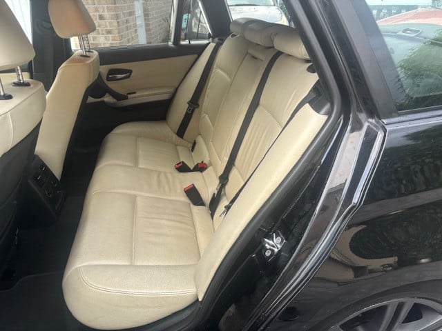 BMW 3-serie Touring 318i Business nieuwe motor M pakket Automaat