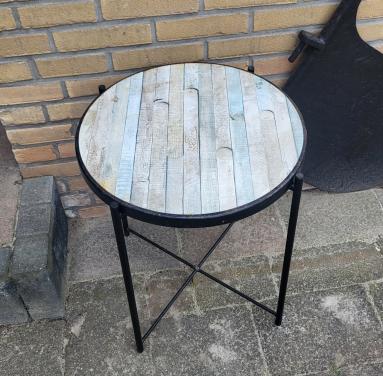 Gratis metalen tafeltje