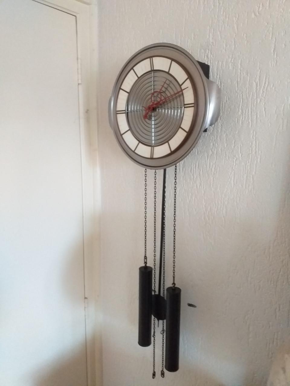 """ZELF GEMAALKTE KLOK""