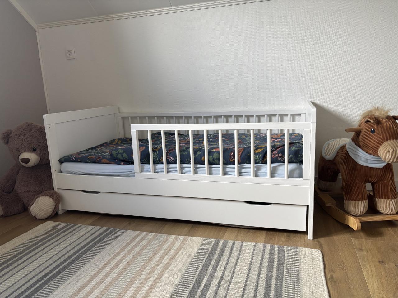 Peuterbed incl. onderschuiflade