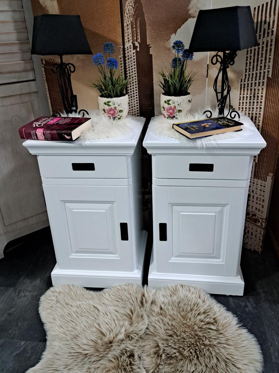 2 mooie stijlvolle vintage nachtkastjes