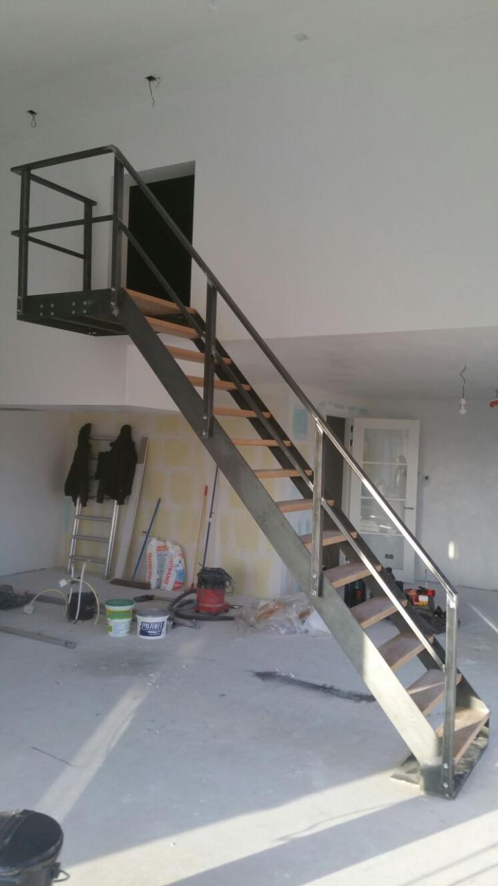 Stalen Rechte Trappen op Maat – Trabo Trappen & Hekwerken