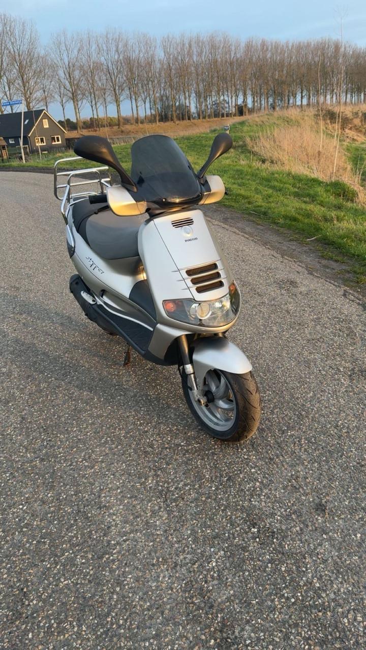 Piaggio Skipper Lx motor scooter met aanhanger
