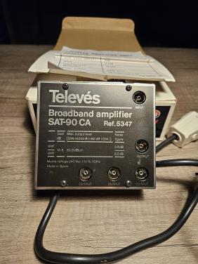 Zgan Televés SAT-90 CA breedbandversterker in werkende staat