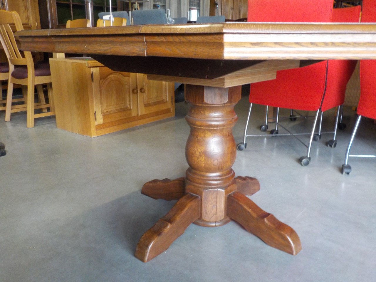 Eiken tafel 110 x 150 cm opruimprijs 25 euro