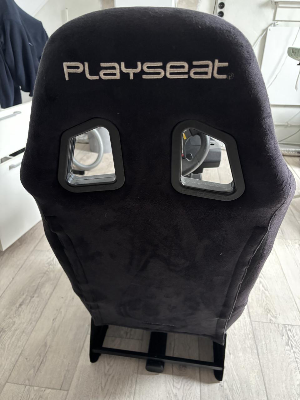 PlaySeat Evolution met racestuur