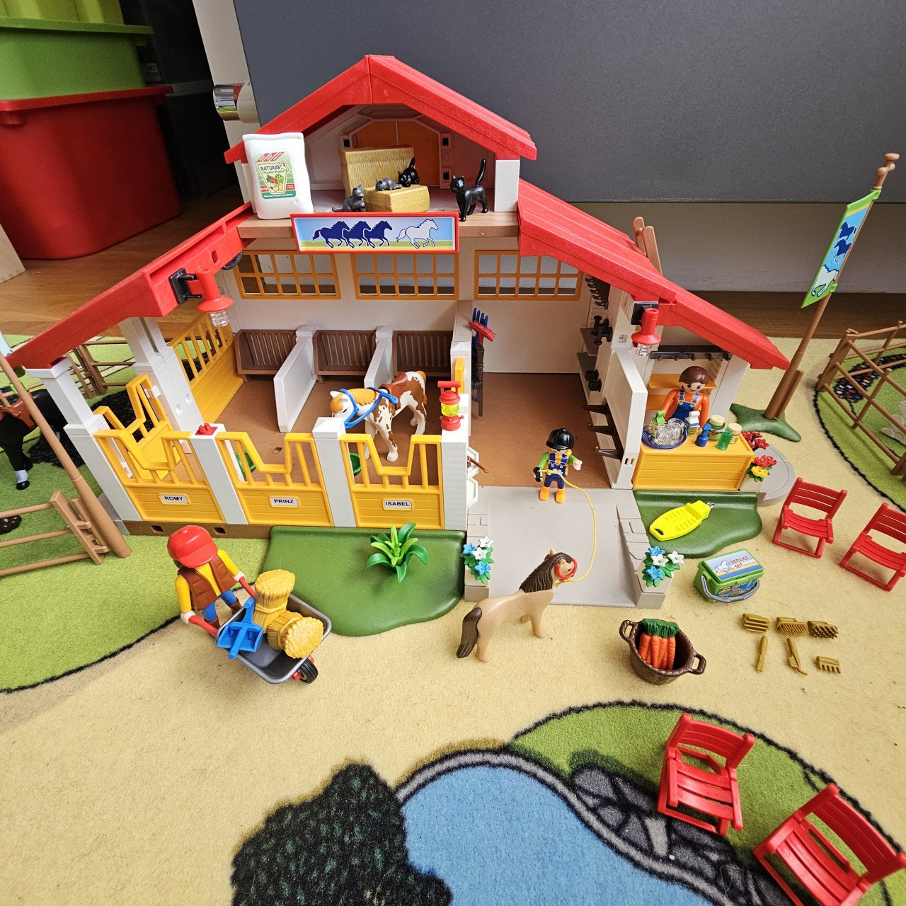 Playmobil manege springwedstrijd paardentrailer met auto