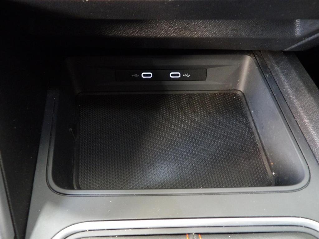 Seat Leon sportstourer 1.5 tsi 150pk fr business intense