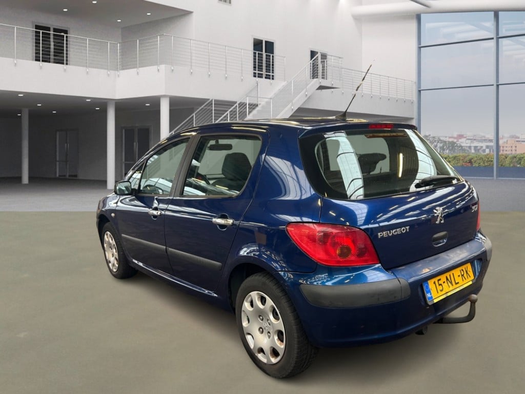 Peugeot 307-2004-5 deuren-trekhaak-radio/cd speler-igst-nw. apk-1450,=