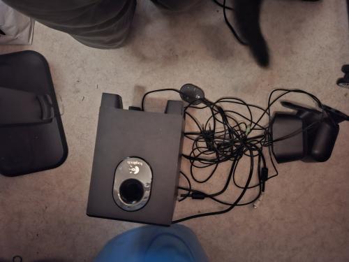 Logitech 2.1 speaker set computer