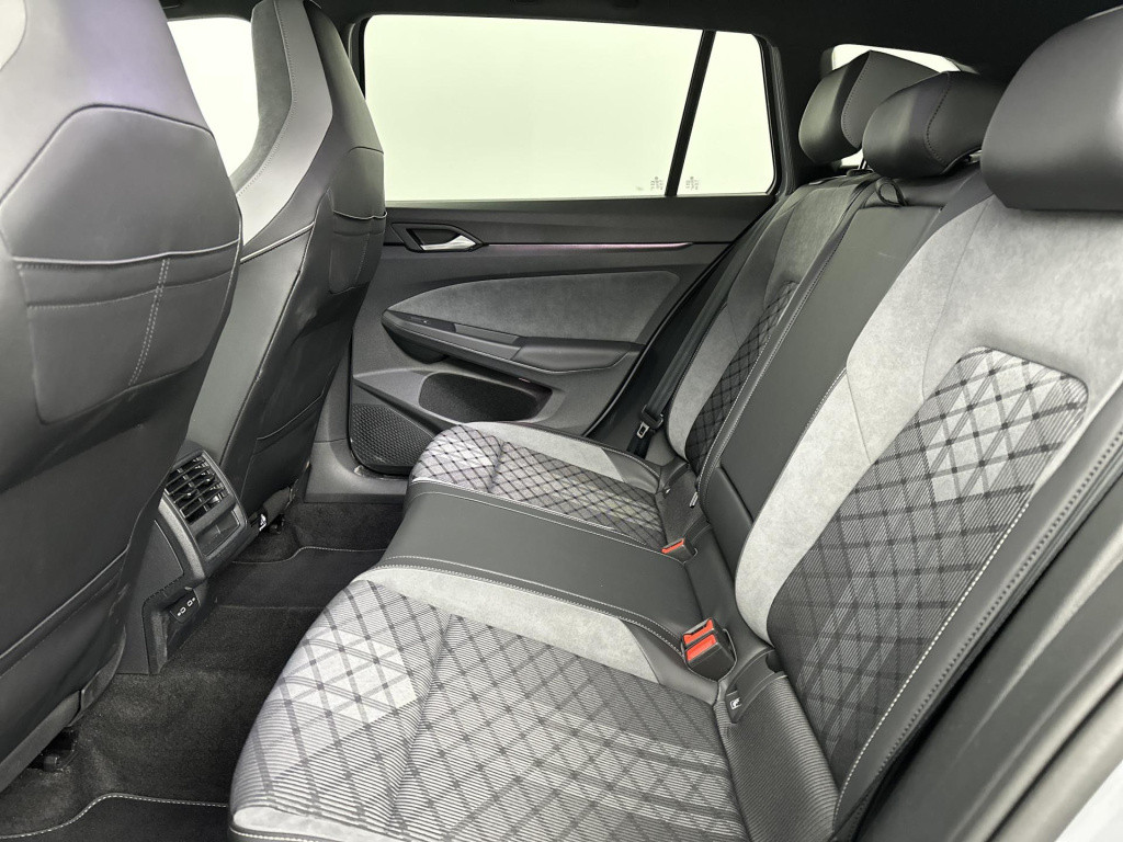 Volkswagen Golf variant 1.5 etsi r-line dsg7